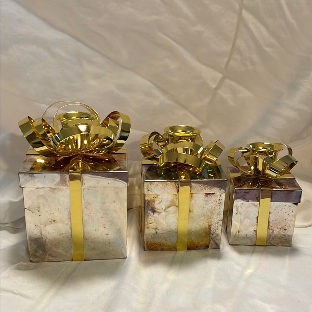 2 sets of 3 Godinger Two Tone Present Box candle holders